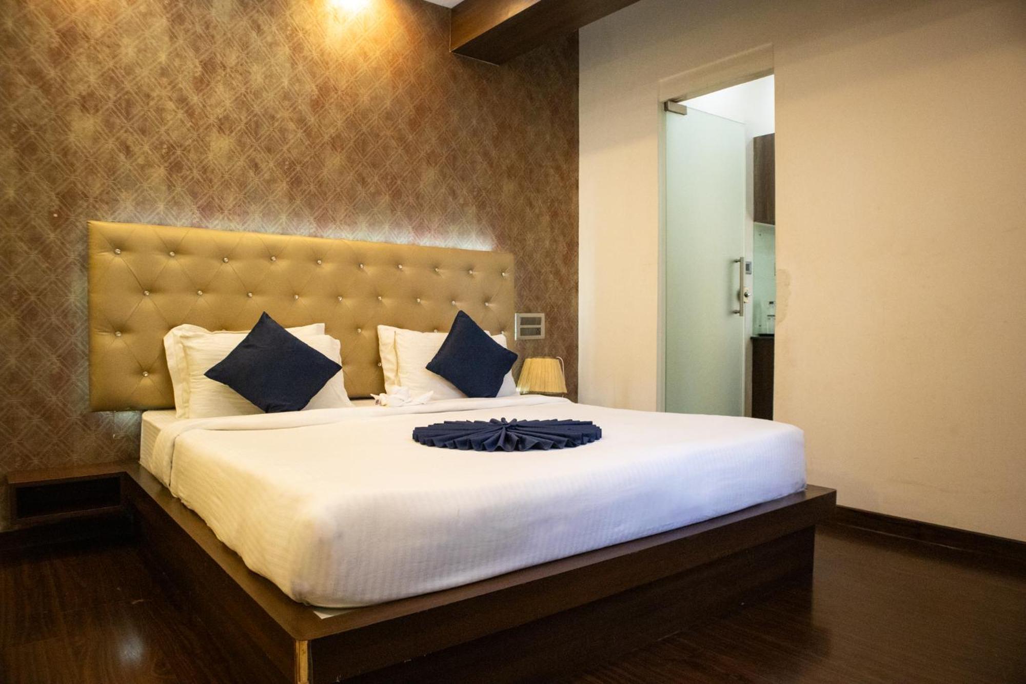 Mystic Apartotel Hebbal Bangalore Bagian luar foto